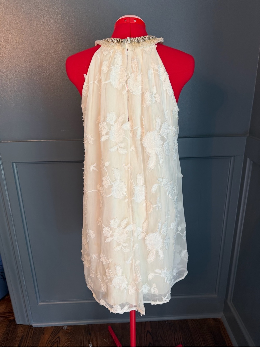 Badgley Mischka Embroidered Halter Dress sz 8 - Picture 5 of 8